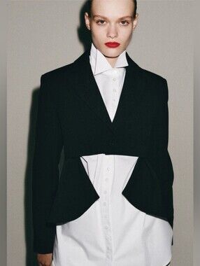 ZARA ZW COLLECTION BLACK ASYMMETRICAL BLAZER ✨️✨️✨️